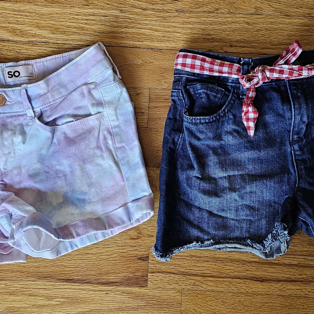 SO Pastel Tie-Dye and Denim Shorts with Red Belt